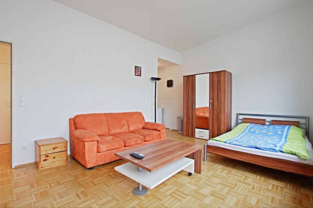 Private Apartments Near Exhibition Center Hannover Room photo